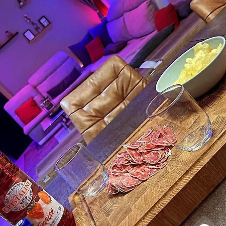 Lincontournable - Jaccuzi-piscine-sauna-hammam فيلة شلانس